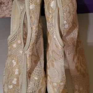 Open toe shoes (evening or bridal wear)